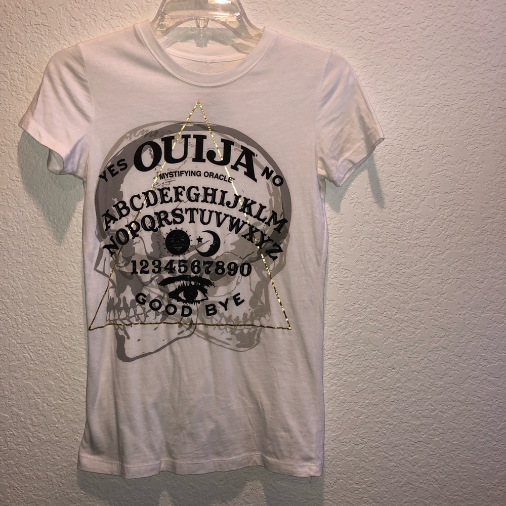 Hot topic tee